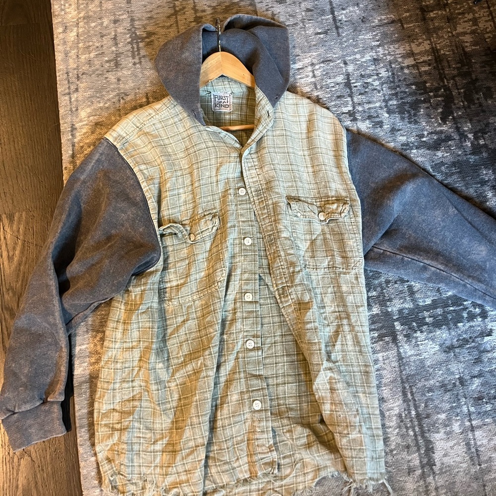 LF Stores Furst of a Kind Plaid Hoodie Shirt – Distressed Hem